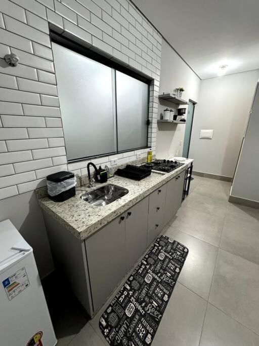 Apartamento 2- Studio Prox Uel E Catuai C/Ar Londrina Exterior foto